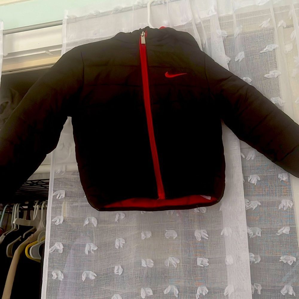 🖤Nike Puffer Jacket (3T)❤️